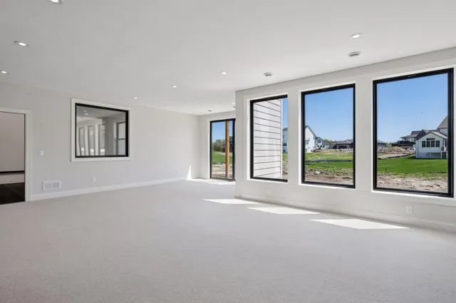 $1,799,000 | 10380 Mallard Drive, Victoria, MN 55318