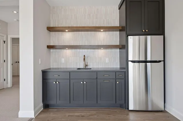 $1,799,000 | 10380 Mallard Drive, Victoria, MN 55318