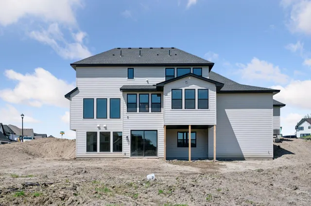 $1,799,000 | 10380 Mallard Drive, Victoria, MN 55318