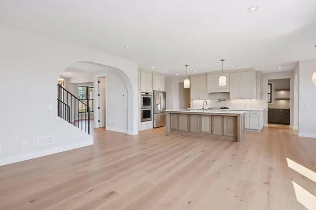 $1,799,000 | 10380 Mallard Drive, Victoria, MN 55318