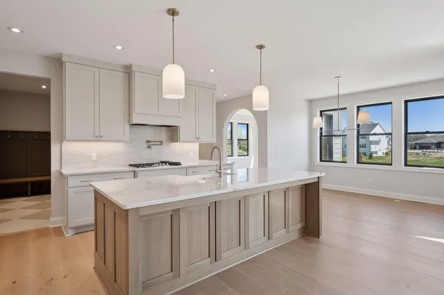 $1,799,000 | 10380 Mallard Drive, Victoria, MN 55318