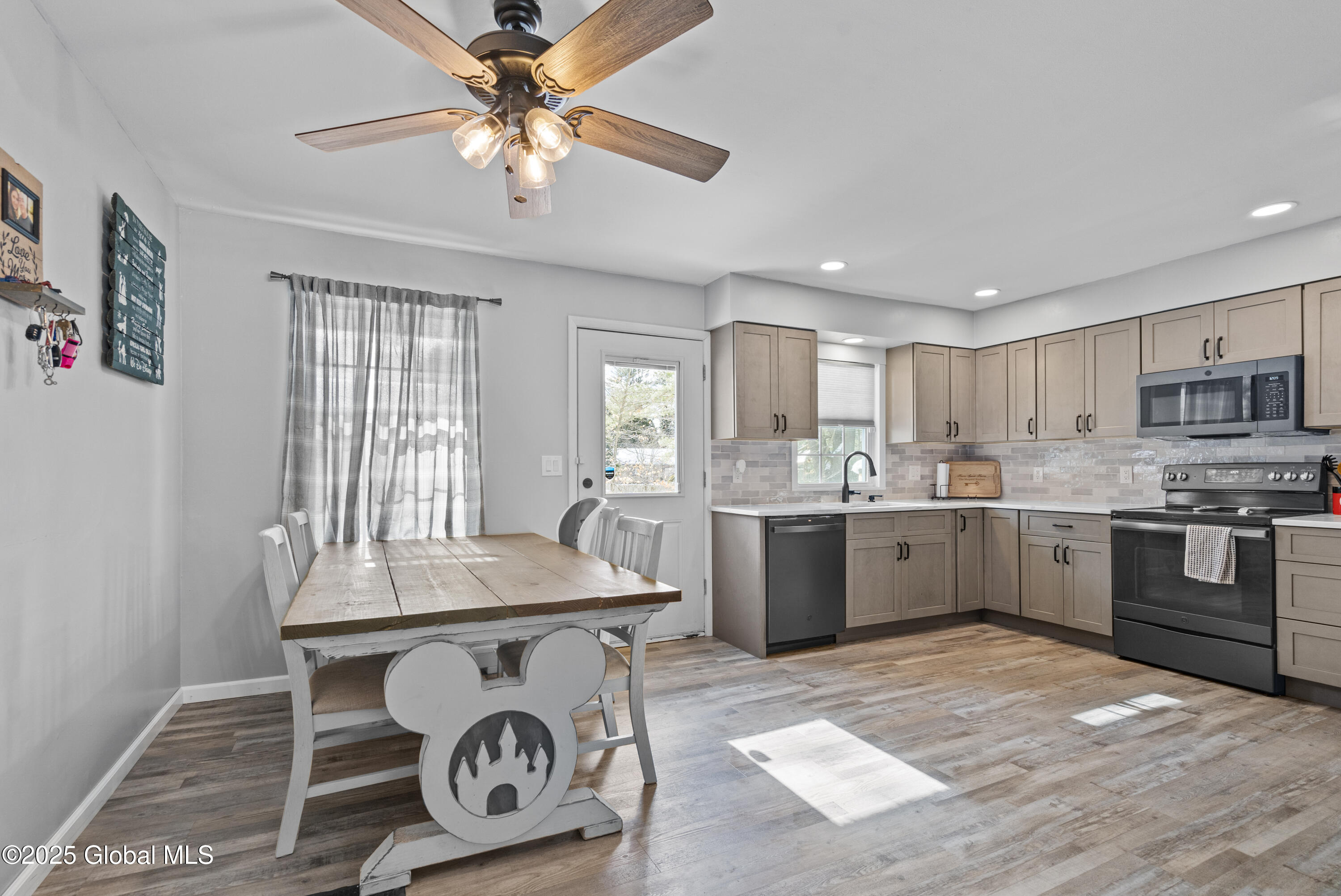 22 Golfview Road Hadley, NY 12835 - Photo 10 of 32 kdr