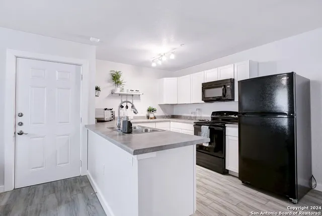 $950 | 6423 Melissa Ann Street, Unit 1202, San Antonio, TX 78249