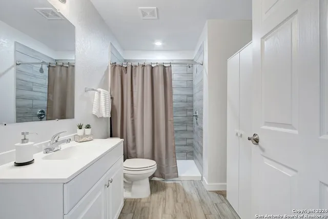 $950 | 6423 Melissa Ann Street, Unit 1202, San Antonio, TX 78249