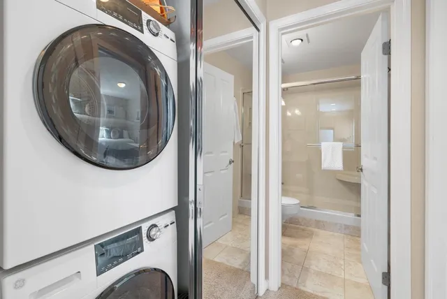 a view of a bathroom with entryway