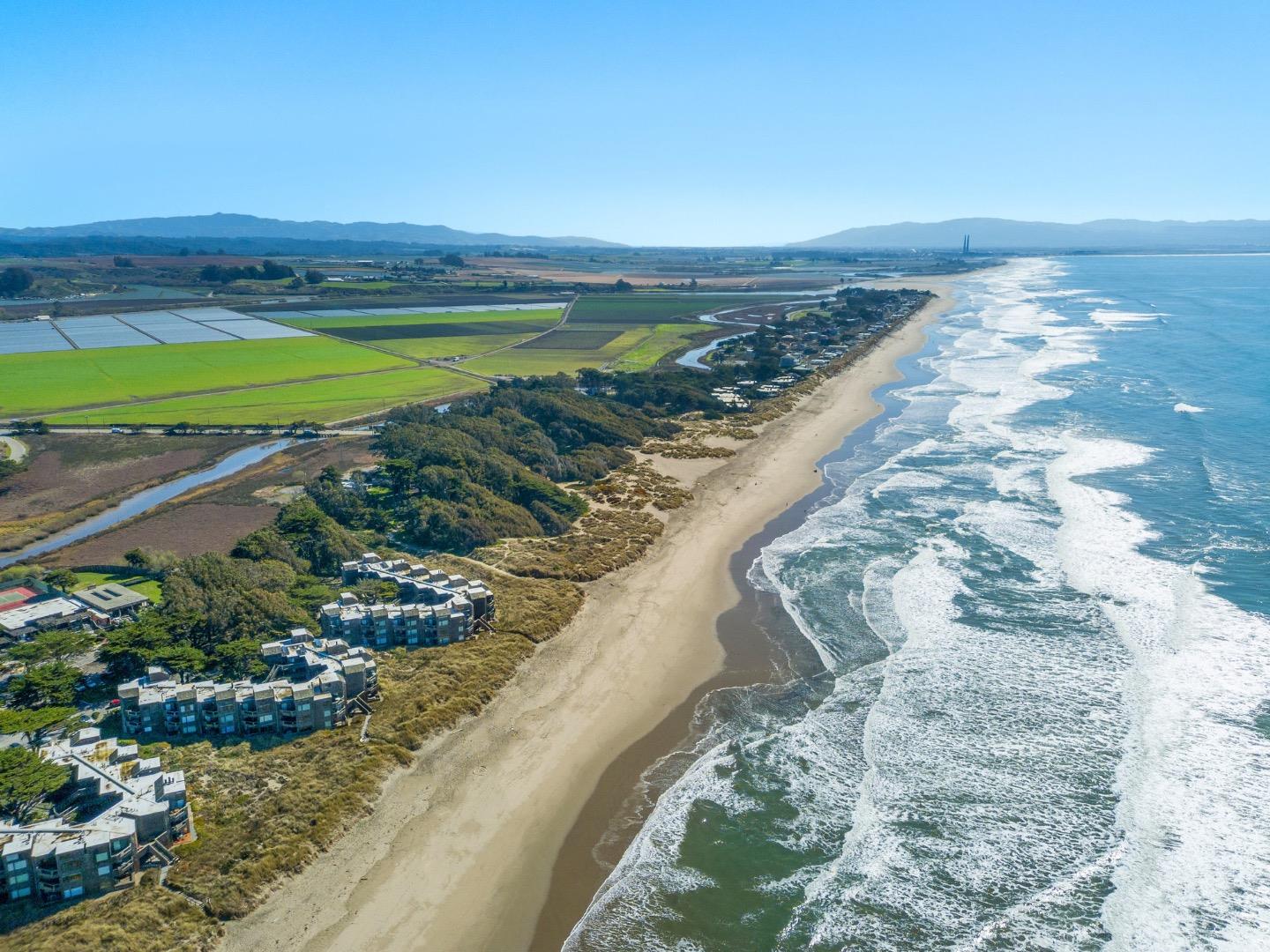 101 Shell Road, Unit 64 Watsonville, CA 95076 - Photo 25 of 35 a view of an ocean and beach