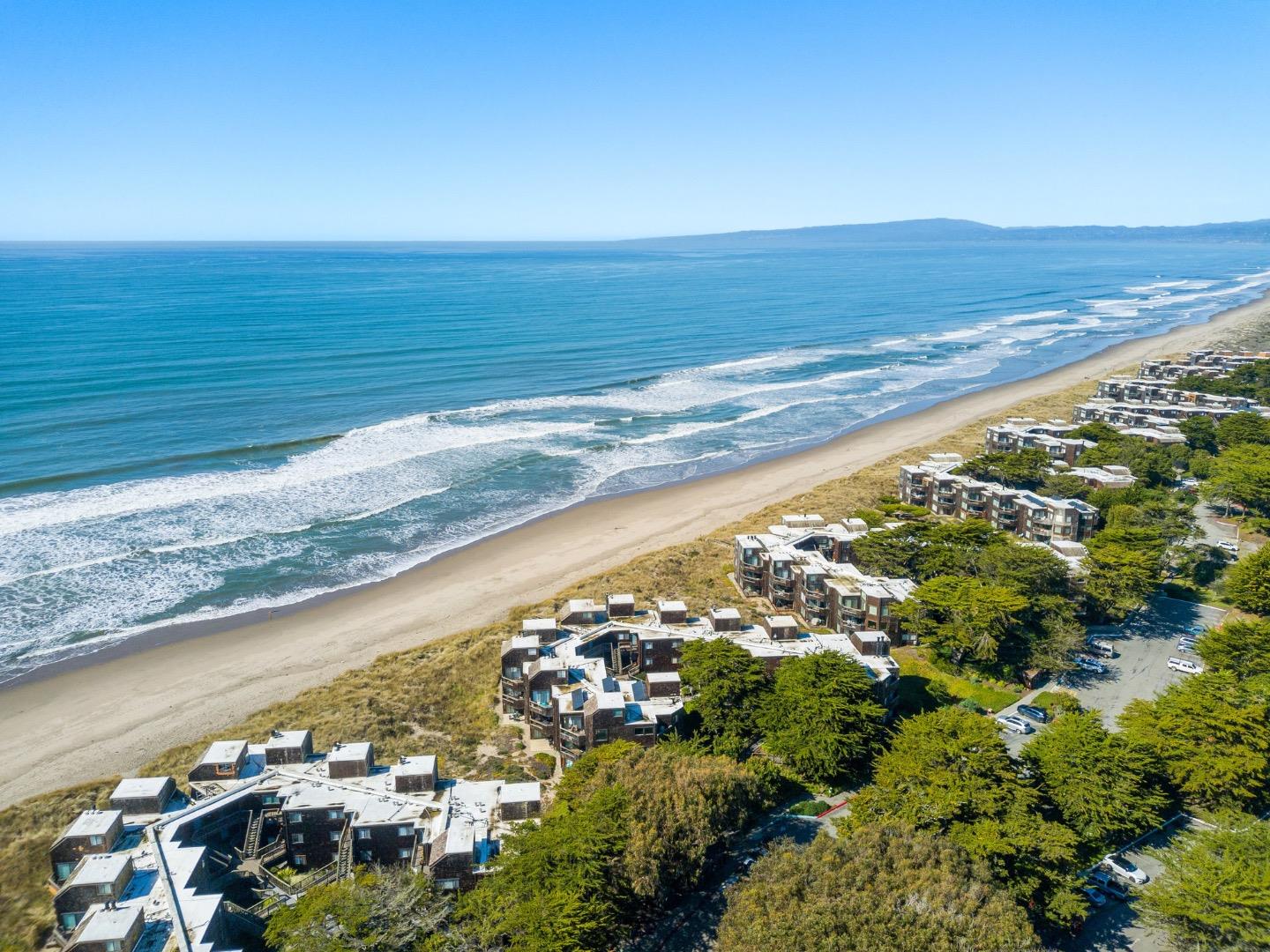 101 Shell Road, Unit 64 Watsonville, CA 95076 - Photo 32 of 35 a view of an ocean