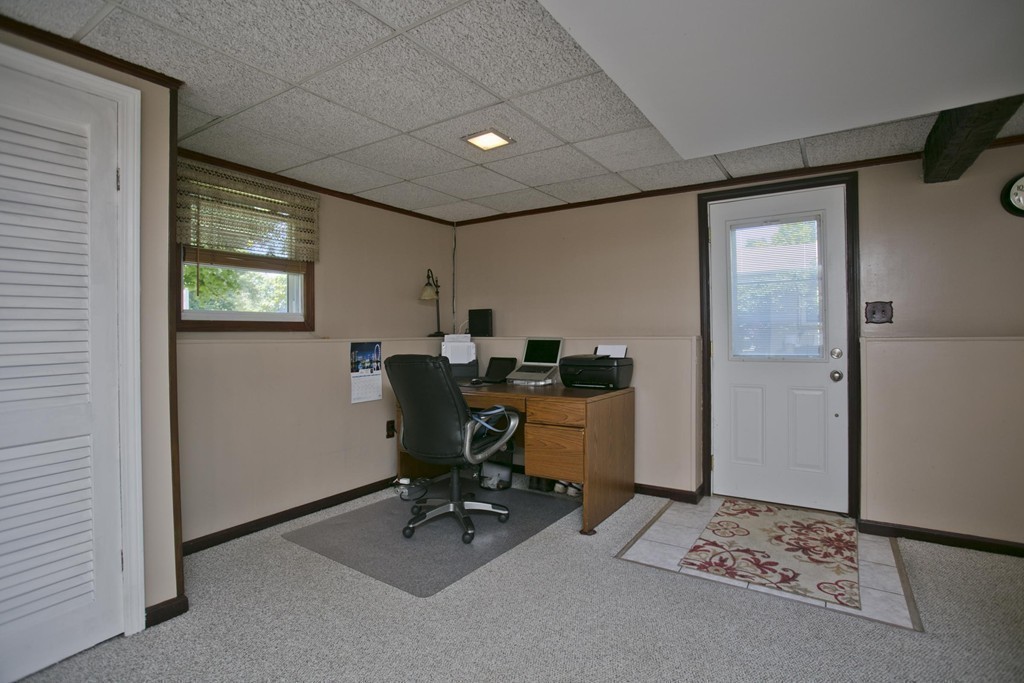 15 East Drumlin Road Springfield, MA 01108 - Photo 23 of 30