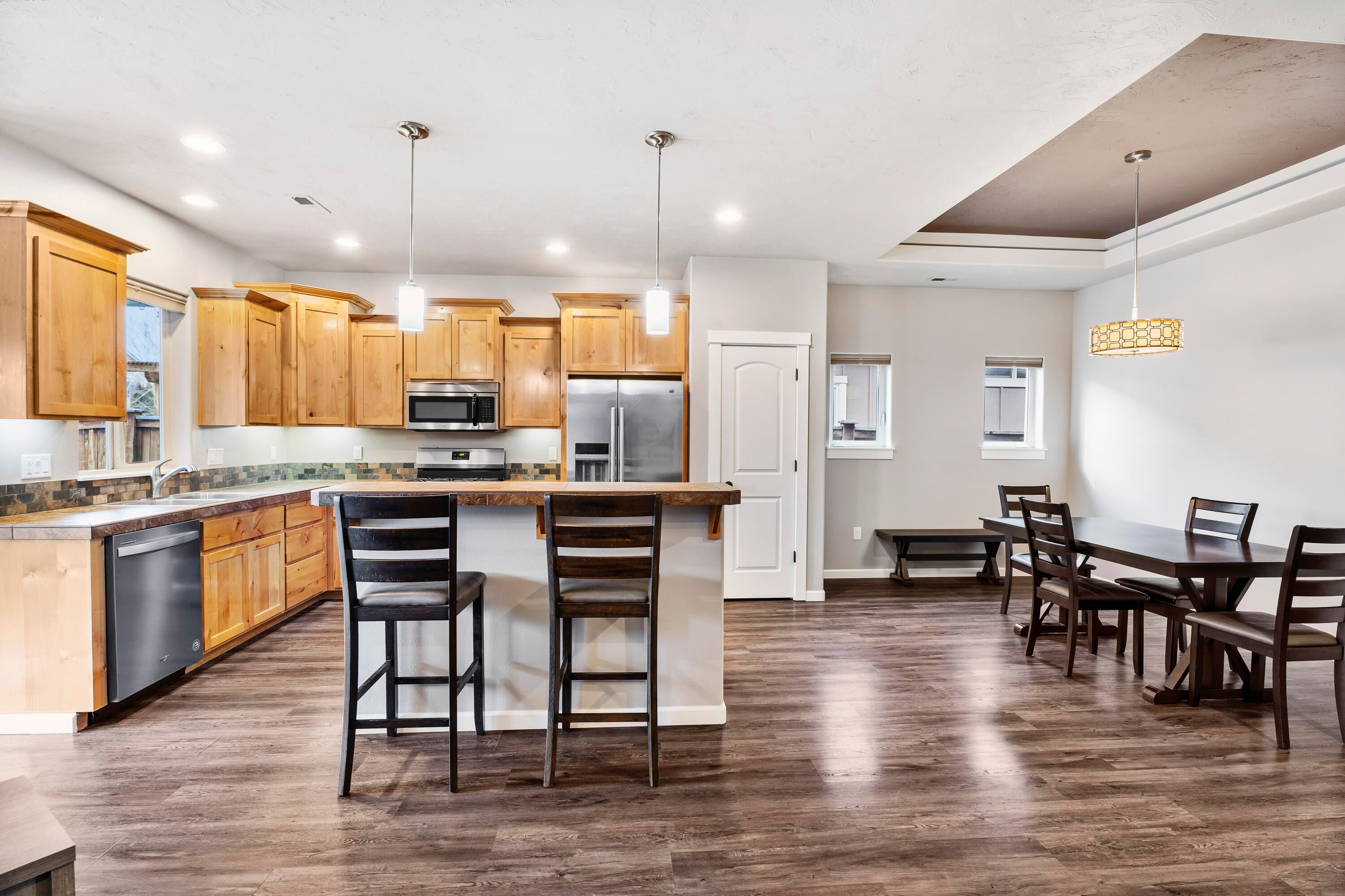 3167 Yellow Ribbon Drive Bend, OR 97701 - Photo 12 of 38 15-Kitchen