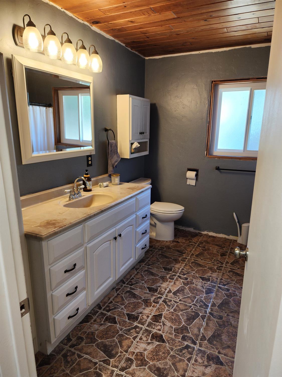 25735 Wellbarn Road Clovis, CA 93619 - Photo 23 of 28 Gallery Image 23