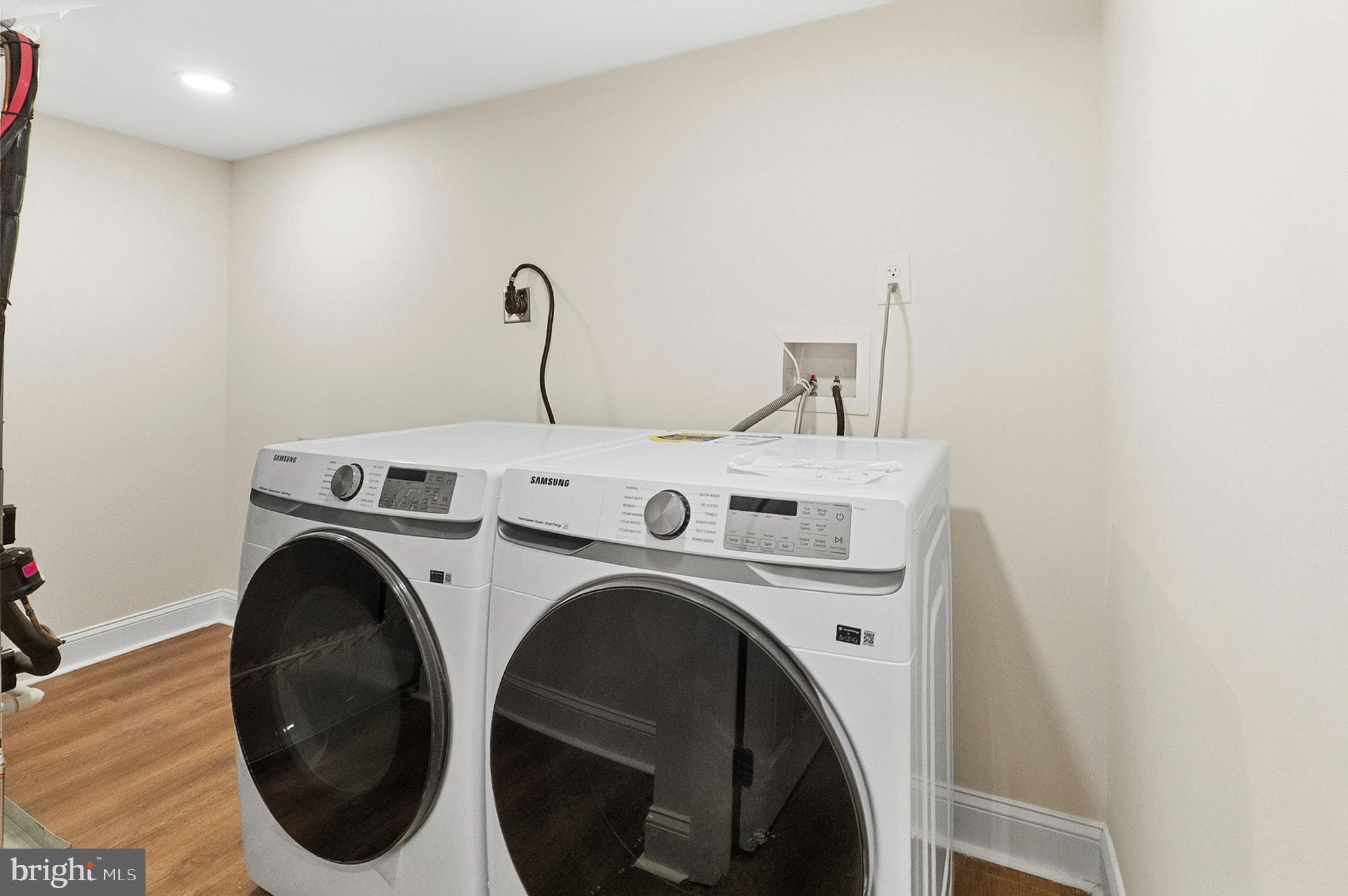 323 South Stricker Street Baltimore, MD 21223 - Photo 35 of 39 a utility room with dryer and washer