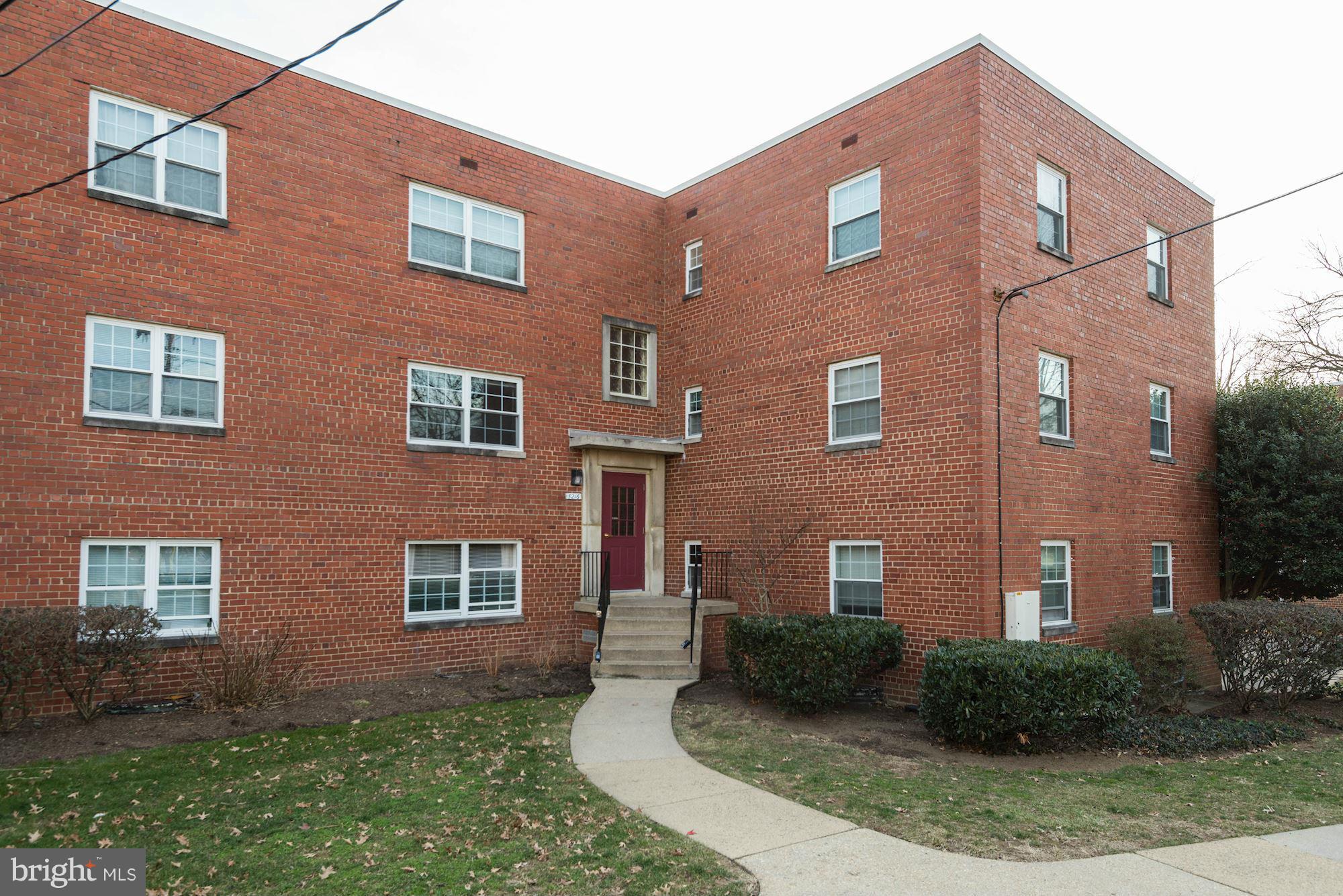 5216 8th Road South, Unit 2 Arlington, VA 22204 - Photo 2 of 19 Exterior (Front)