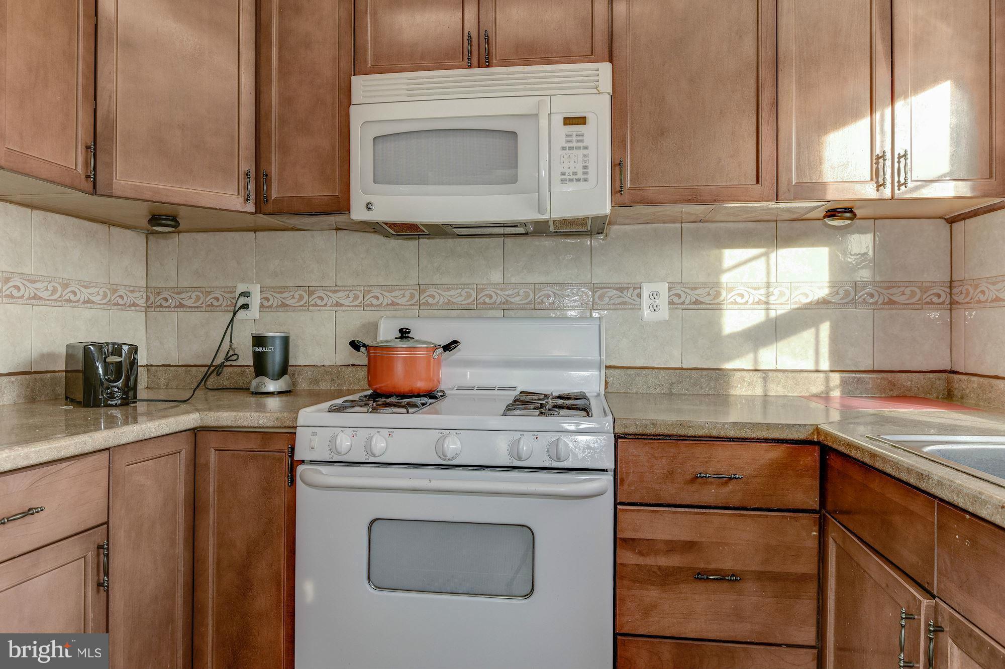 5216 8th Road South, Unit 2 Arlington, VA 22204 - Photo 11 of 19 Kitchen