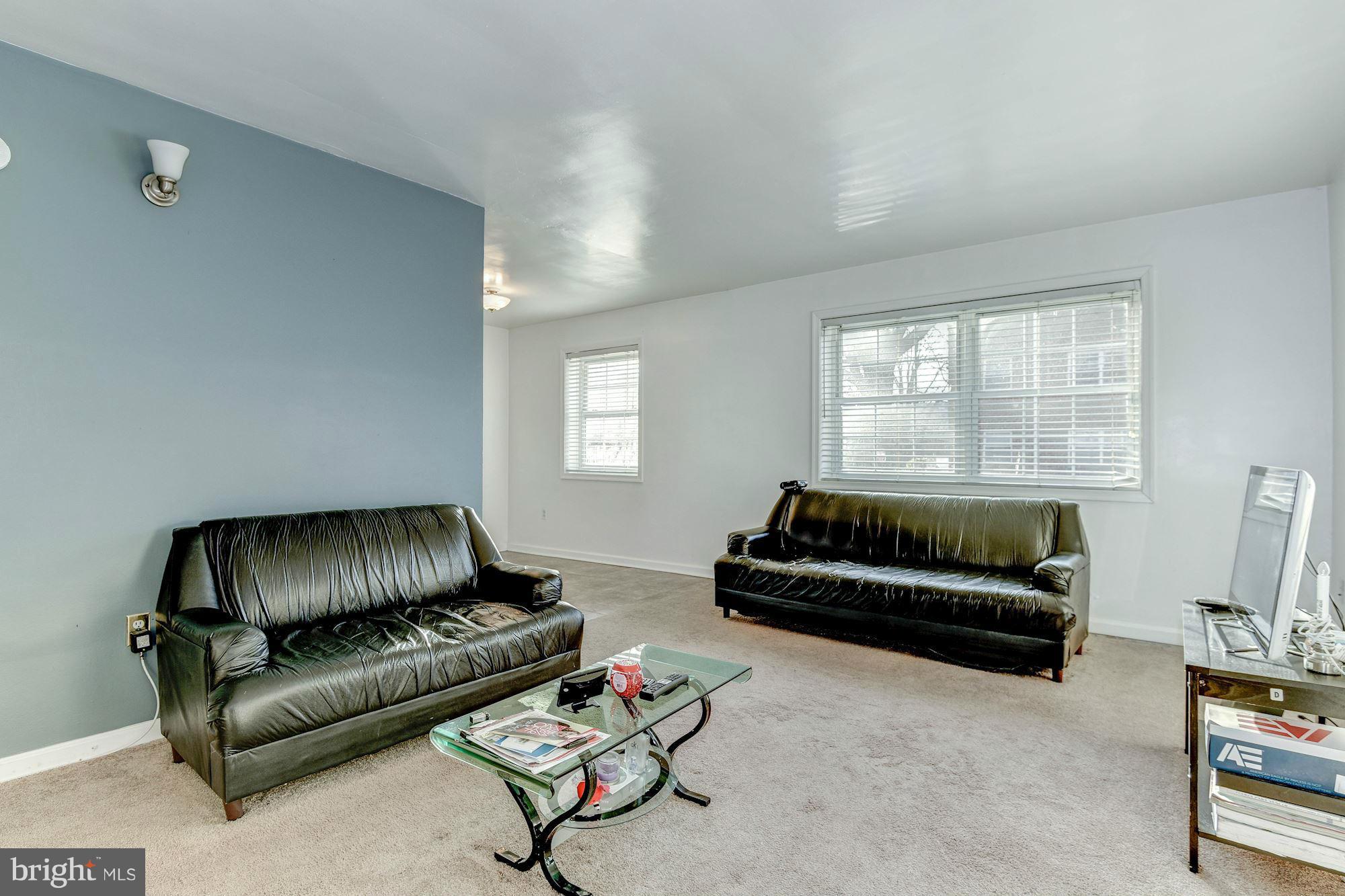 5216 8th Road South, Unit 2 Arlington, VA 22204 - Photo 4 of 19 Family Room