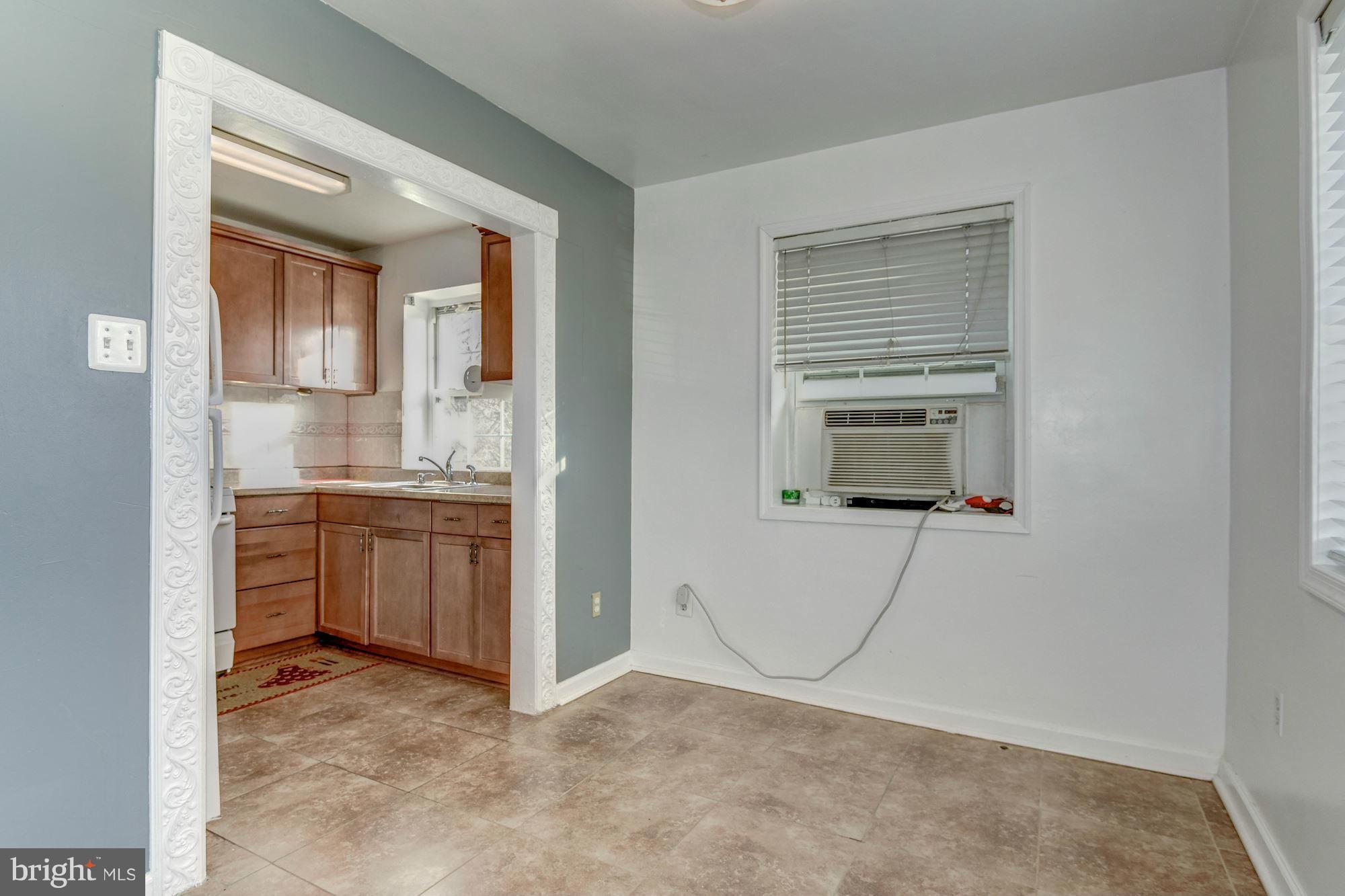 5216 8th Road South, Unit 2 Arlington, VA 22204 - Photo 6 of 19 Dining Room
