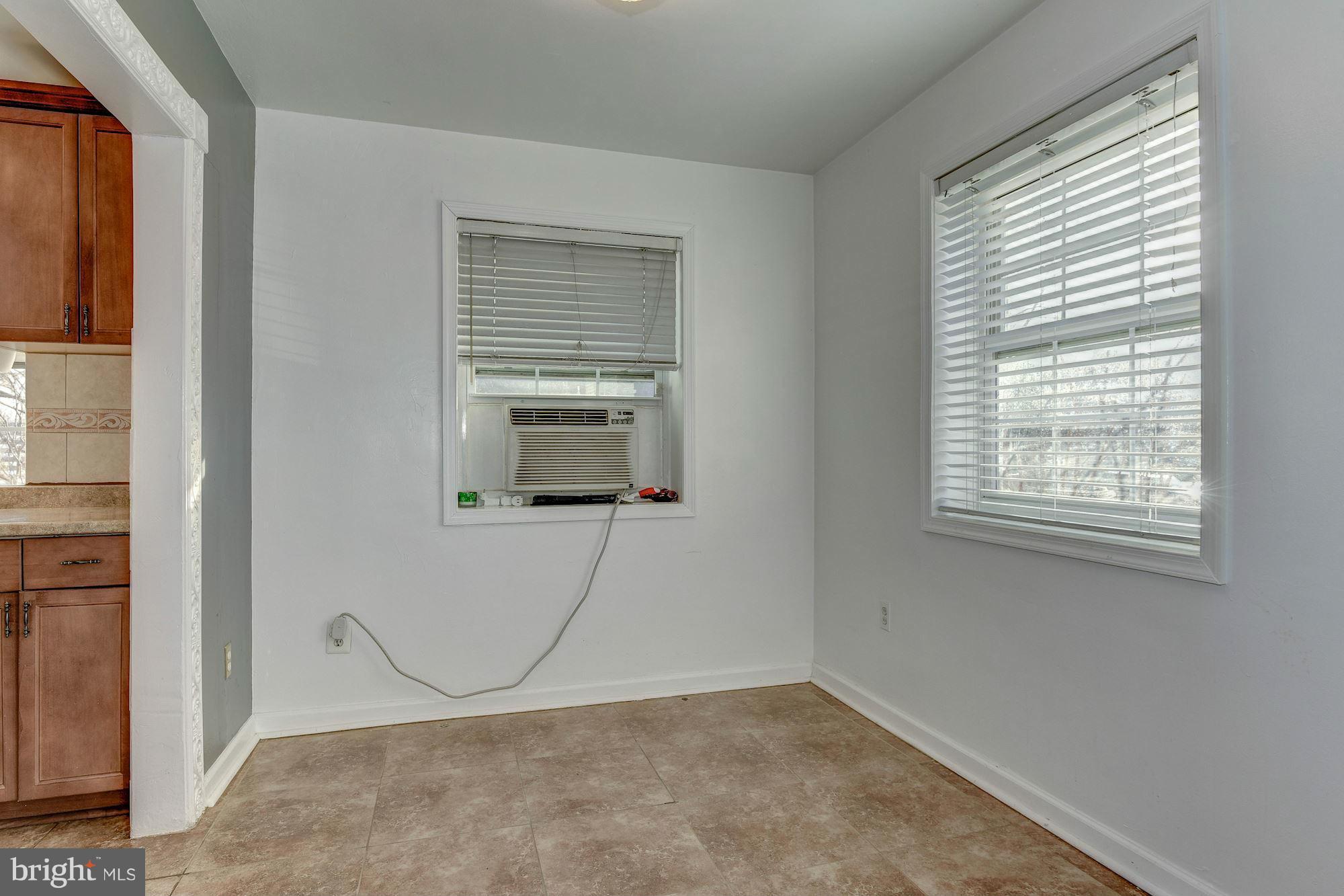 5216 8th Road South, Unit 2 Arlington, VA 22204 - Photo 7 of 19 Dining Room