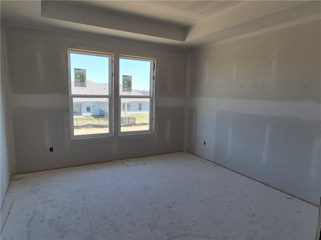 4941 146th Street Basehor, KS 66007 - Photo 12 of 63