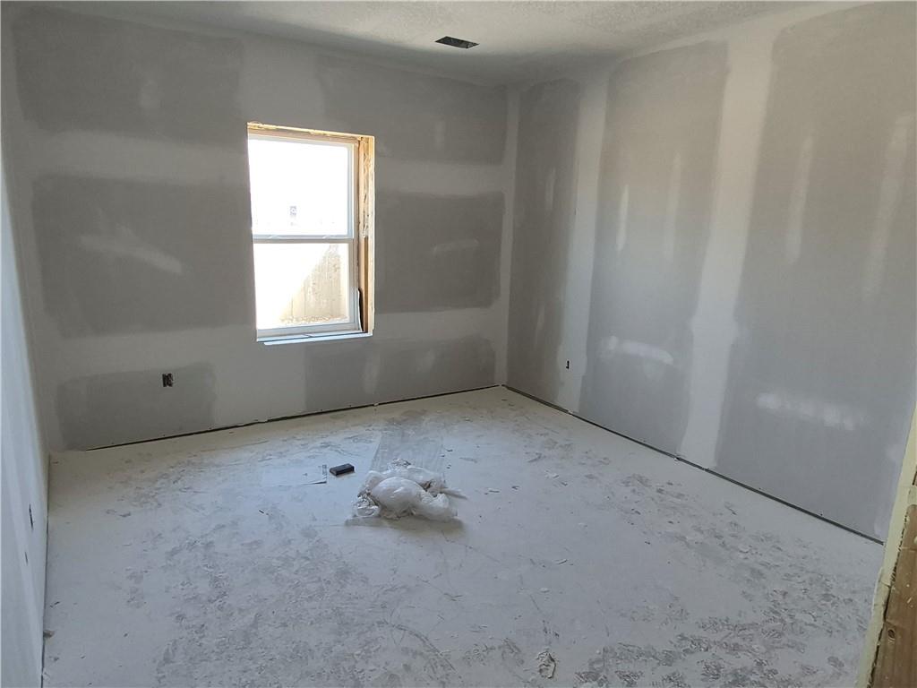 4941 146th Street Basehor, KS 66007 - Photo 16 of 63