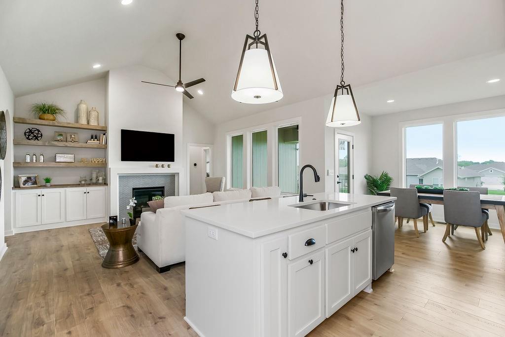 4941 146th Street Basehor, KS 66007 - Photo 17 of 57