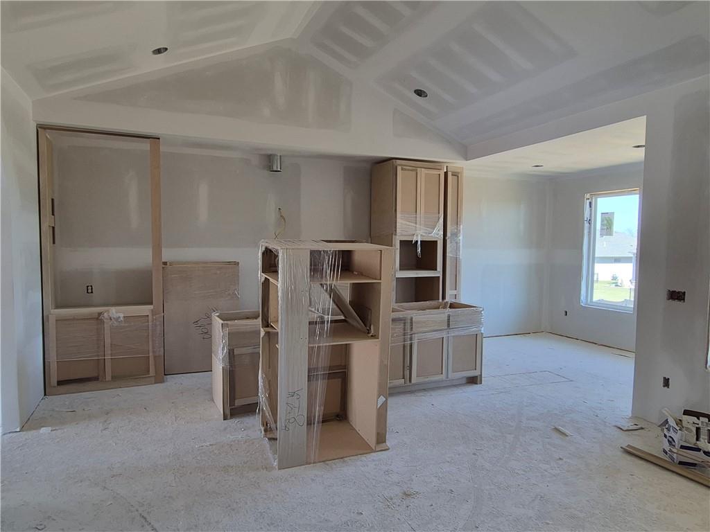 4941 146th Street Basehor, KS 66007 - Photo 8 of 63