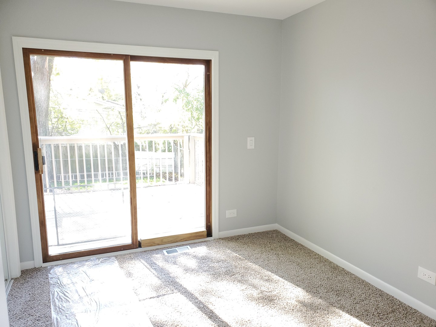 26W269 Jewell Road Winfield, IL 60190 - Photo 14 of 23 a view of an empty room and window