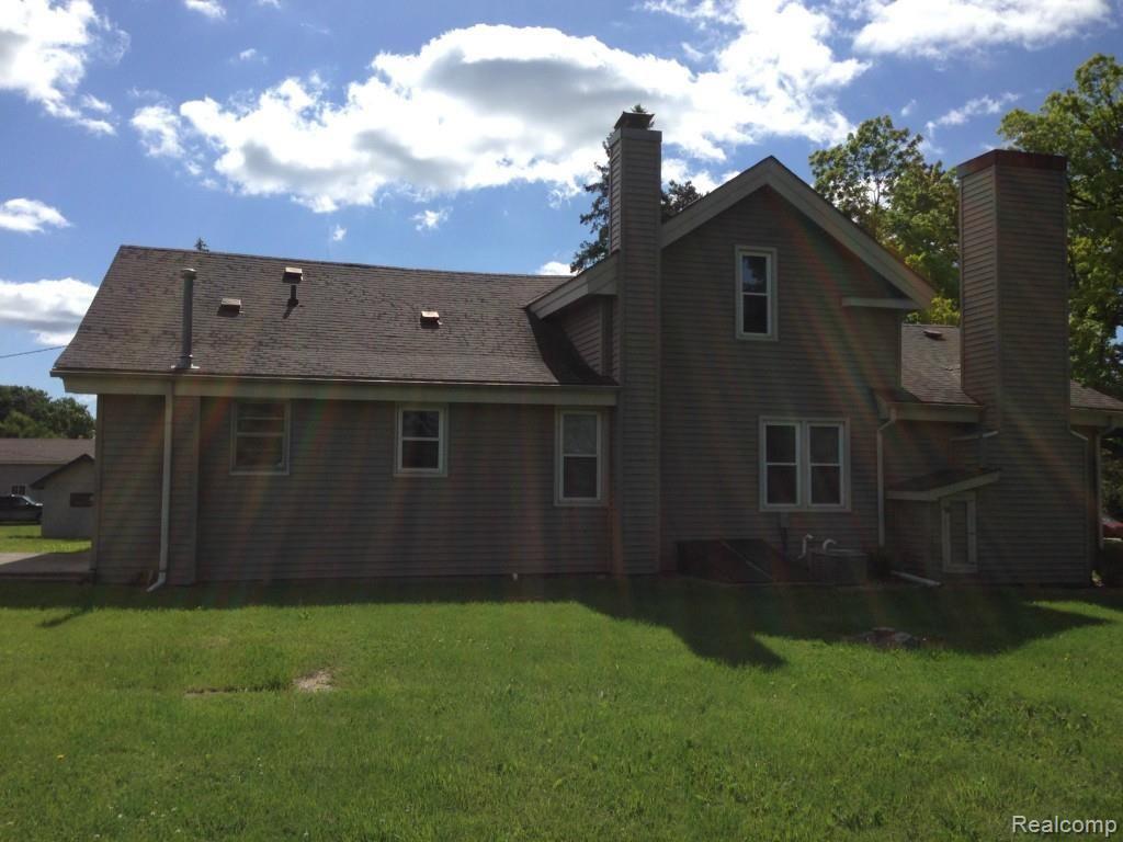 2885 Curdy Road Howell, MI 48855 - Photo 6 of 35 Back of home