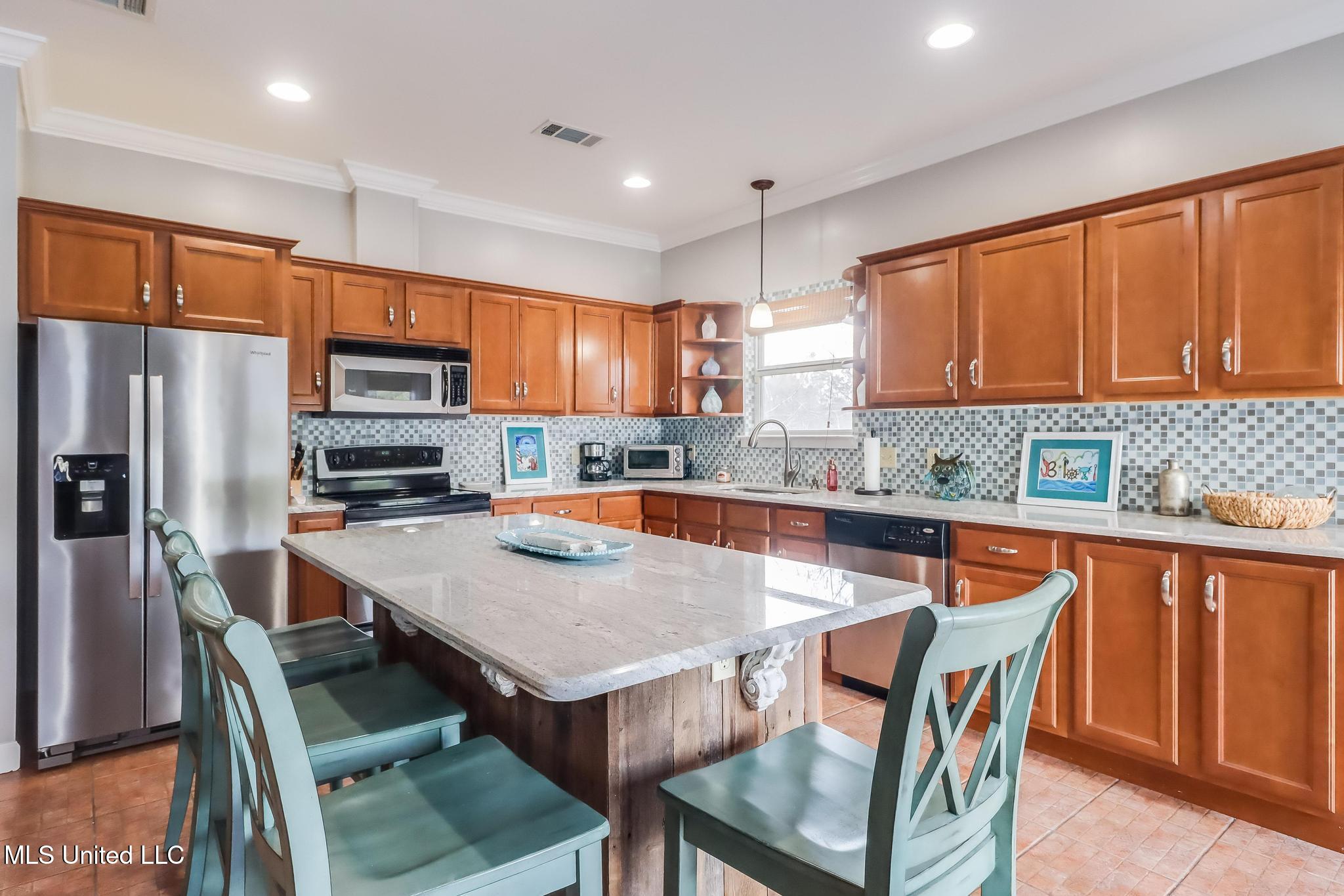 3518 River Bluff Road D'Iberville, MS 39540 - Photo 11 of 38 3518RBluff kit4