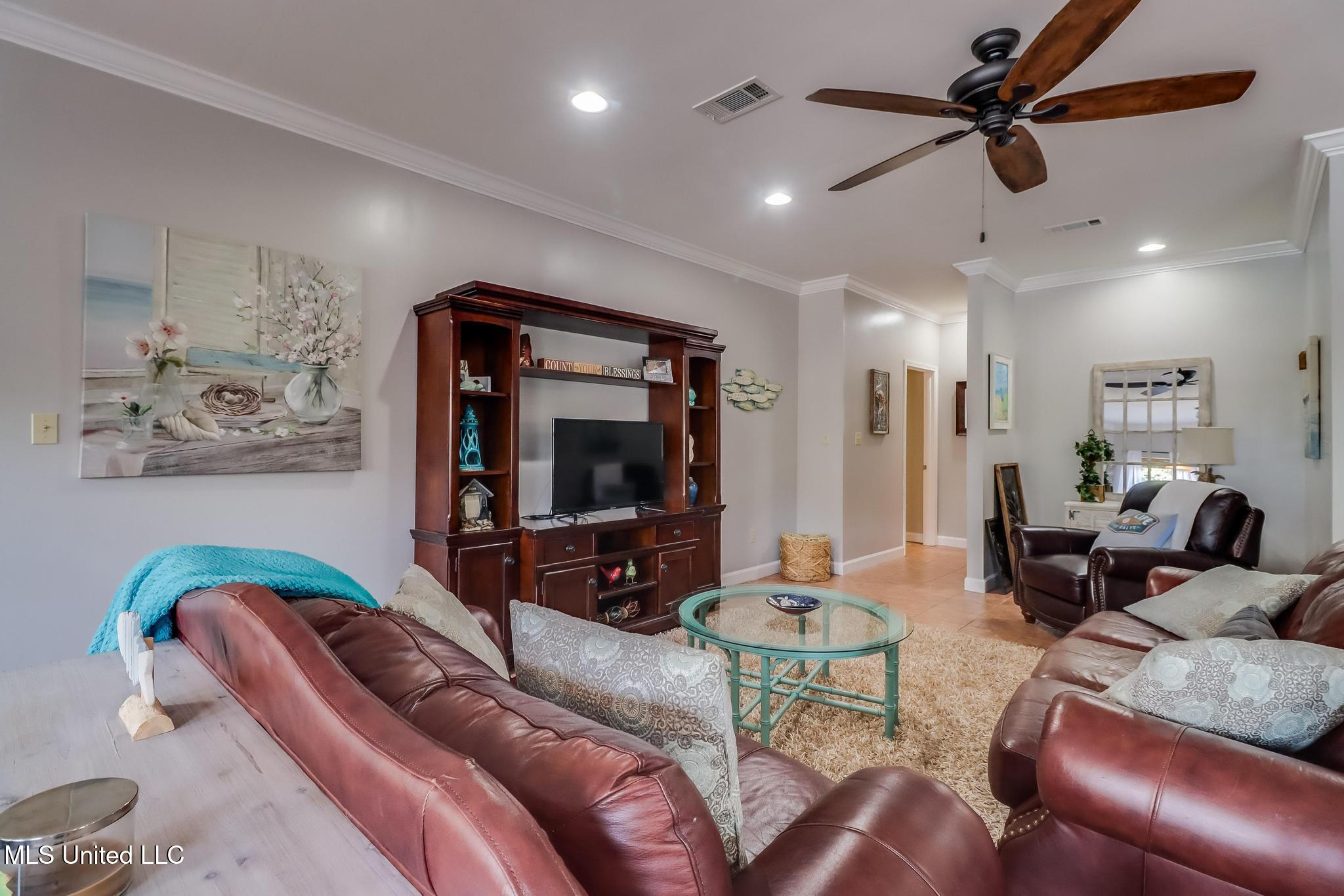 3518 River Bluff Road D'Iberville, MS 39540 - Photo 16 of 38 3518 RBluff den2