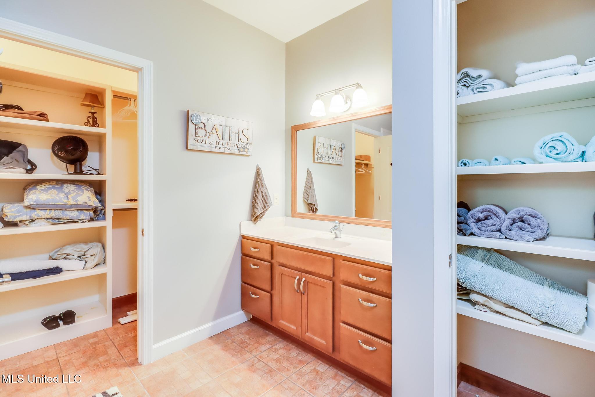 3518 River Bluff Road D'Iberville, MS 39540 - Photo 21 of 38 3518RBluff master bath closets