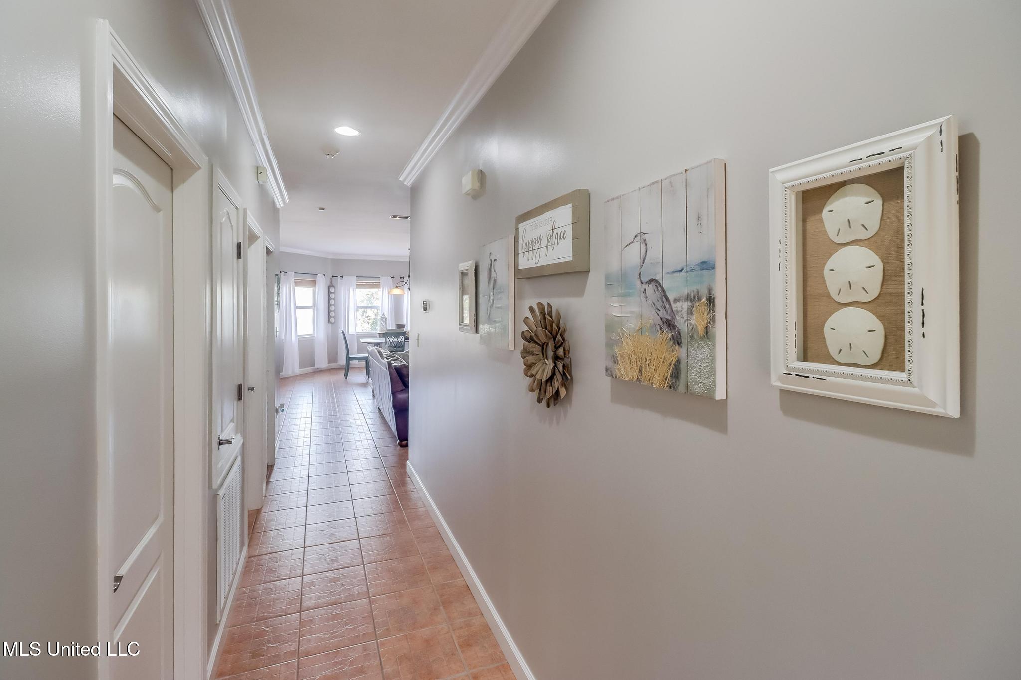 3518 River Bluff Road D'Iberville, MS 39540 - Photo 8 of 38 3518RBluff entry hall