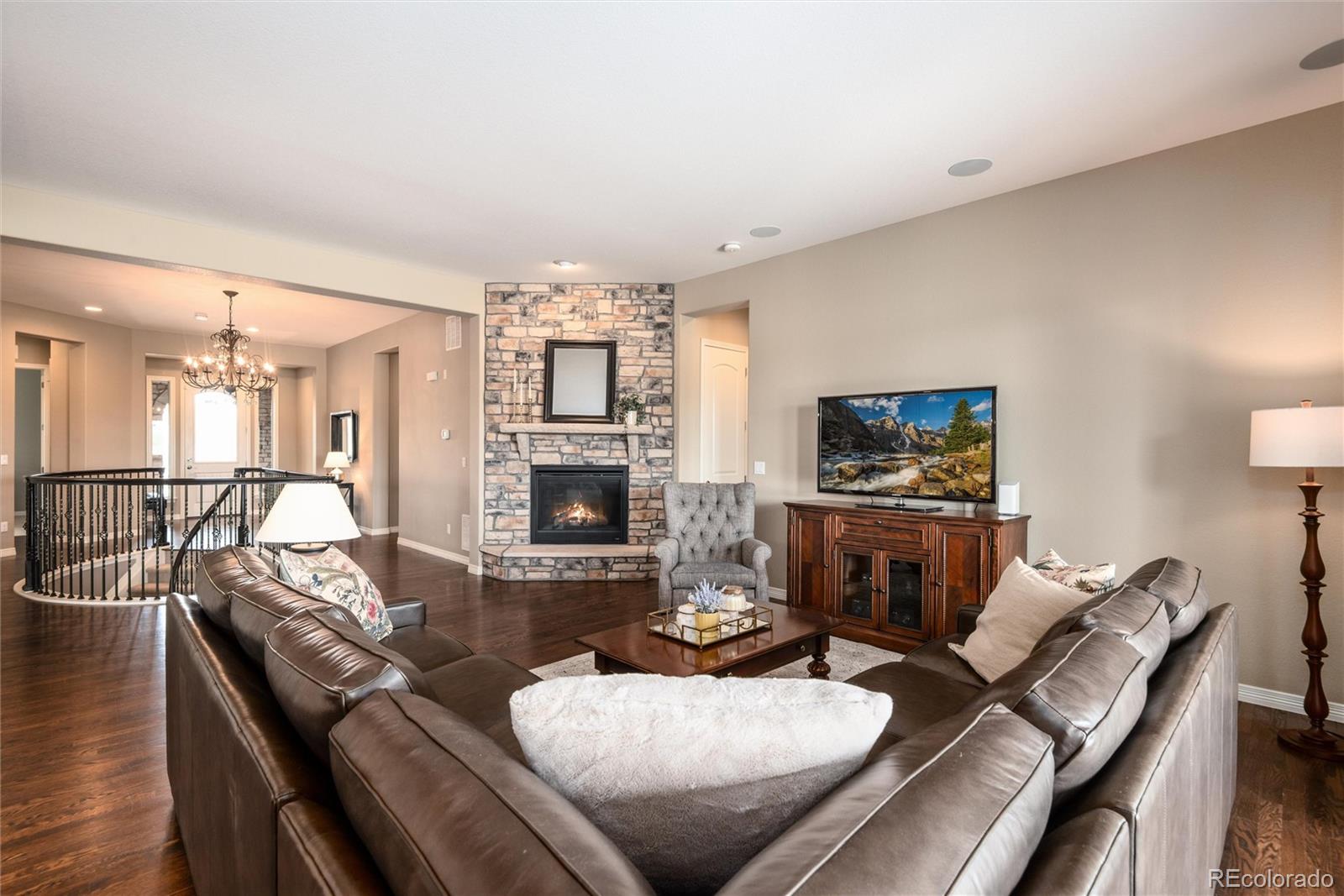 634 Hiddenbrook Court Highlands Ranch, CO 80126 - Photo 9 of 48 Gallery Image 9