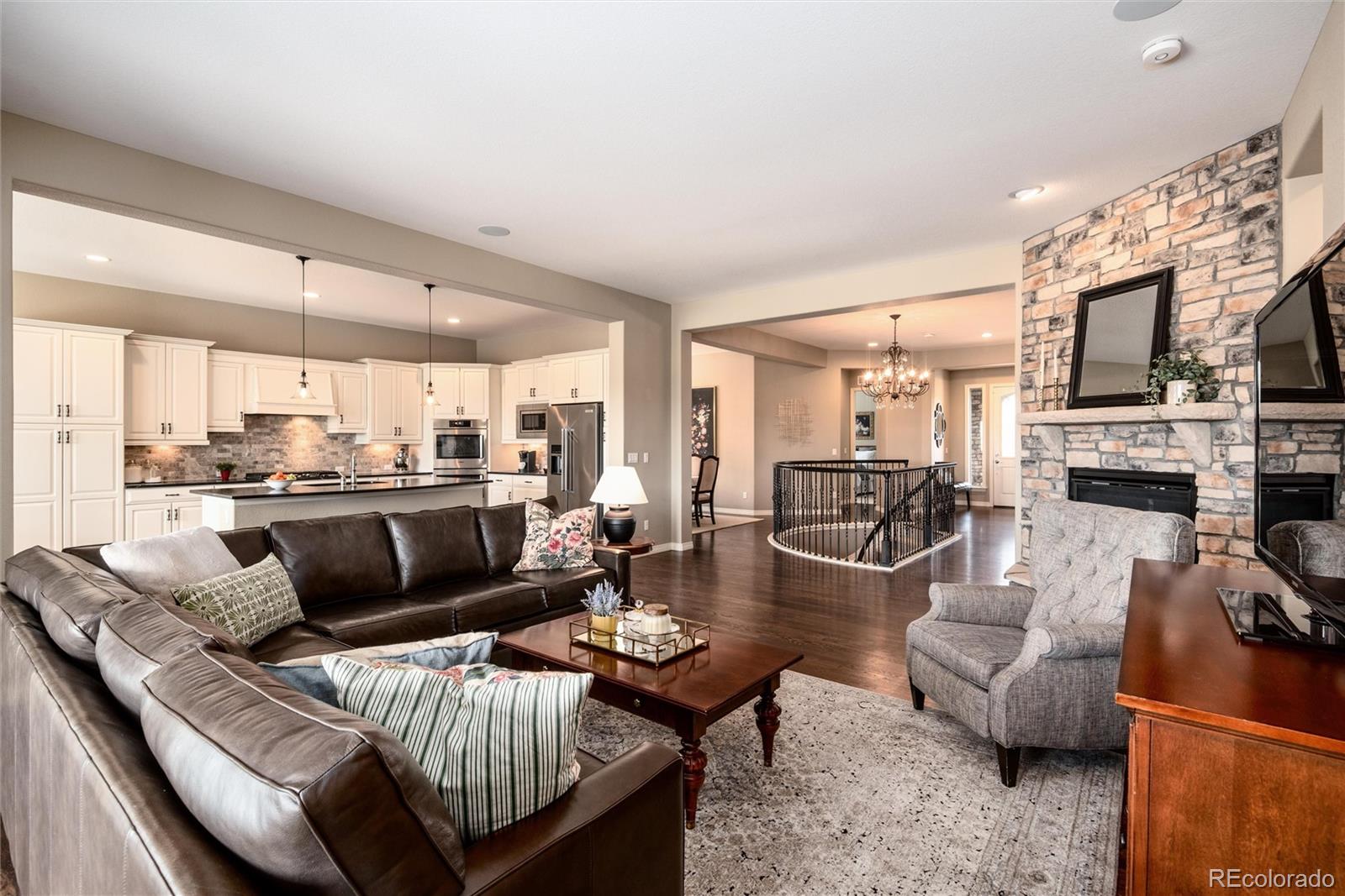 634 Hiddenbrook Court Highlands Ranch, CO 80126 - Photo 10 of 48 Gallery Image 10