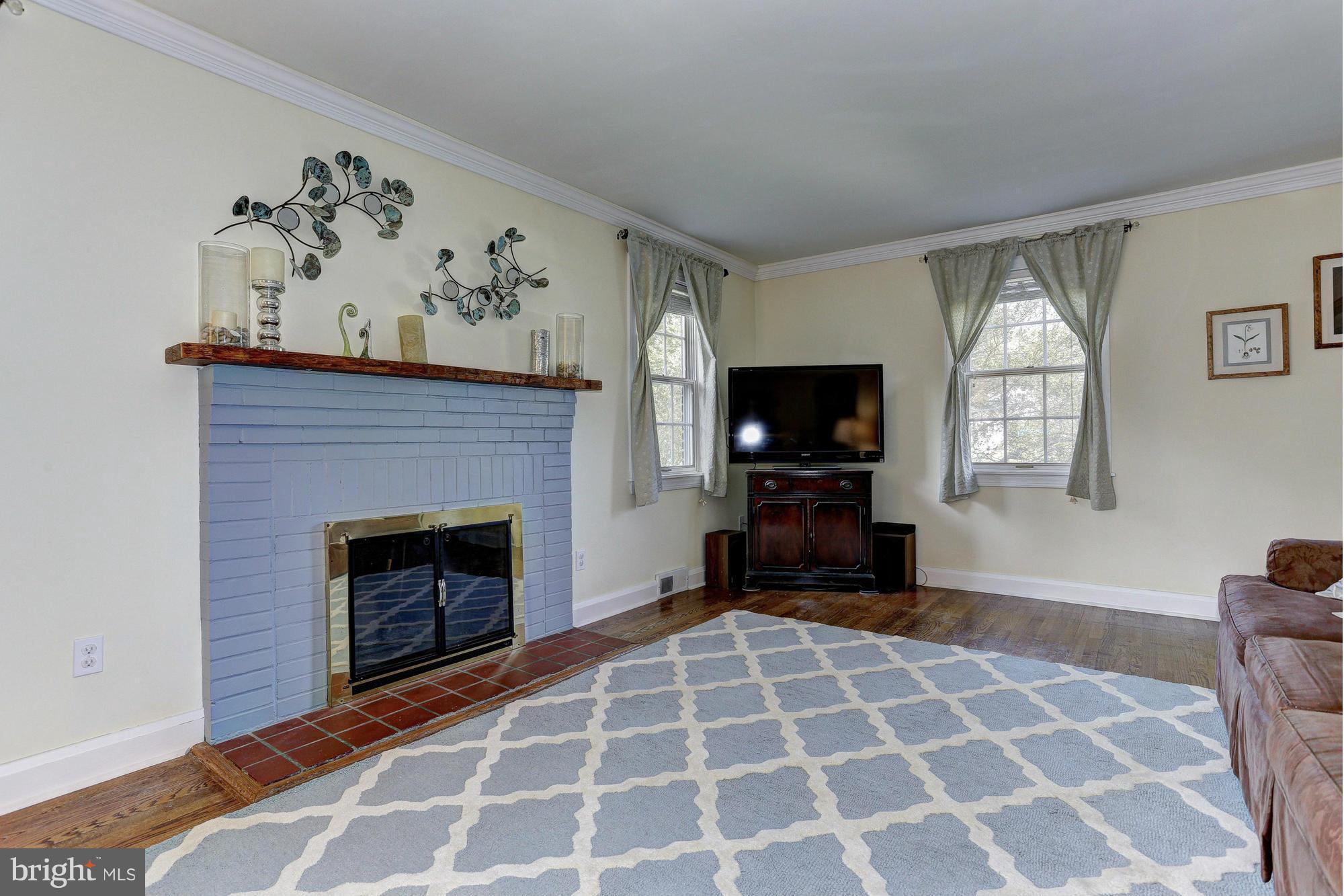 907 Weatherbee Road Towson, MD 21286 - Photo 12 of 30 Replacement windows