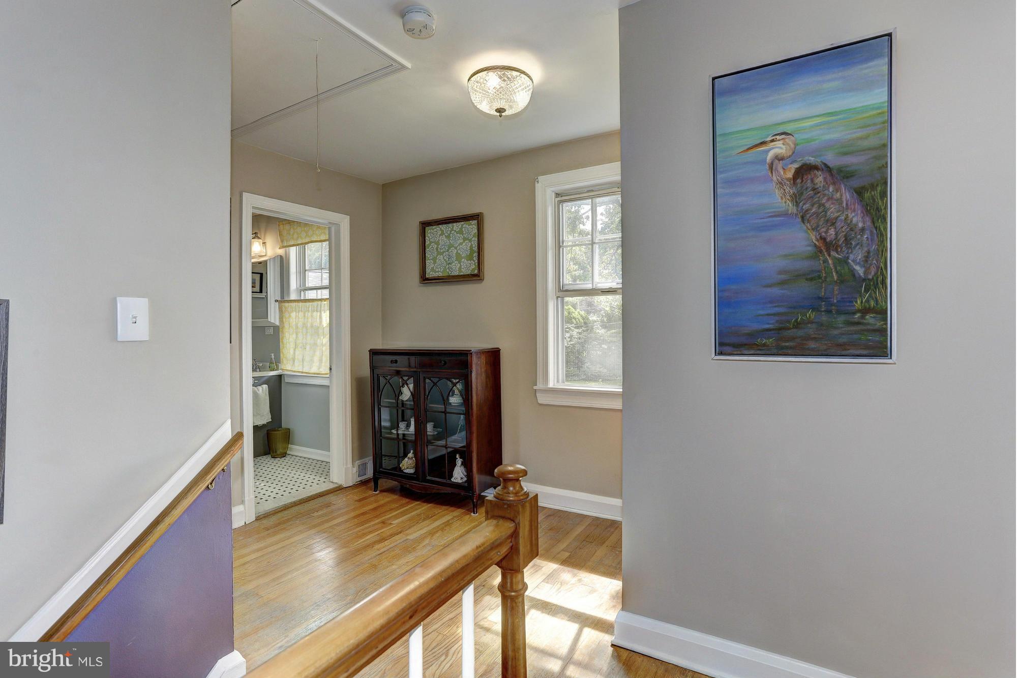 907 Weatherbee Road Towson, MD 21286 - Photo 15 of 30 Second floor hallway