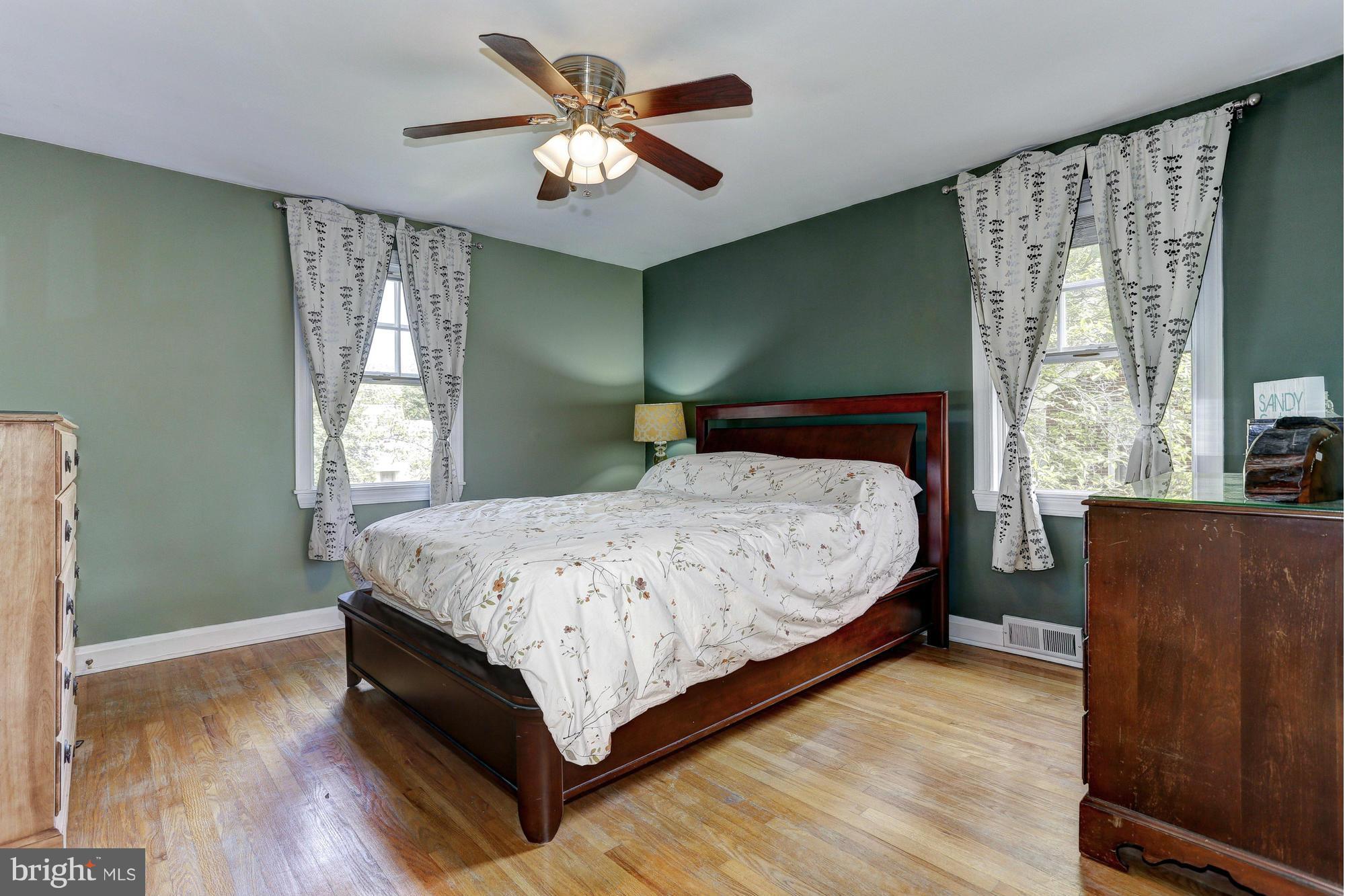 907 Weatherbee Road Towson, MD 21286 - Photo 16 of 30 Master bedroom with hardwoods.
