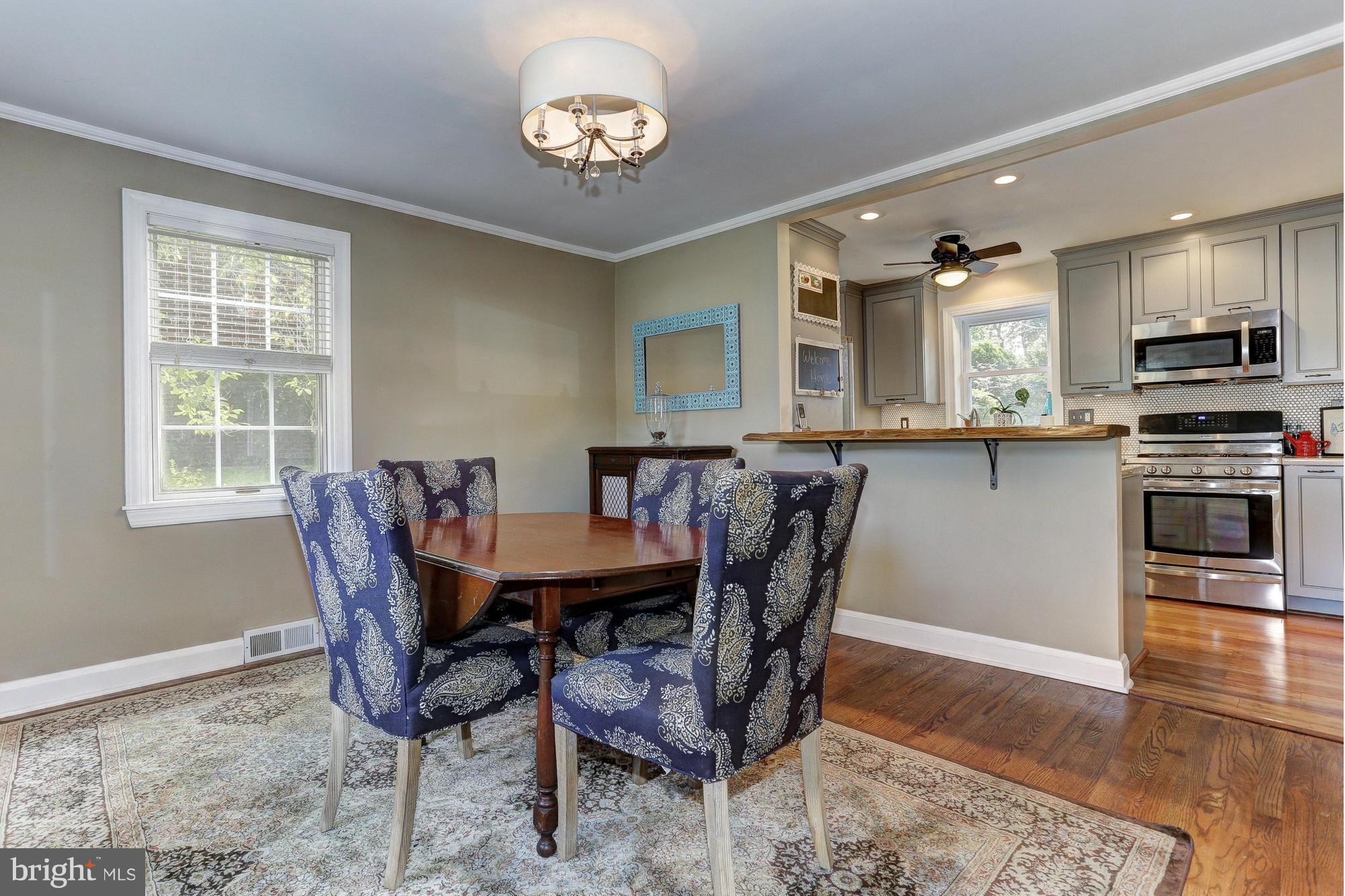 907 Weatherbee Road Towson, MD 21286 - Photo 9 of 30 Dining Room seats 6-8 comfortably.