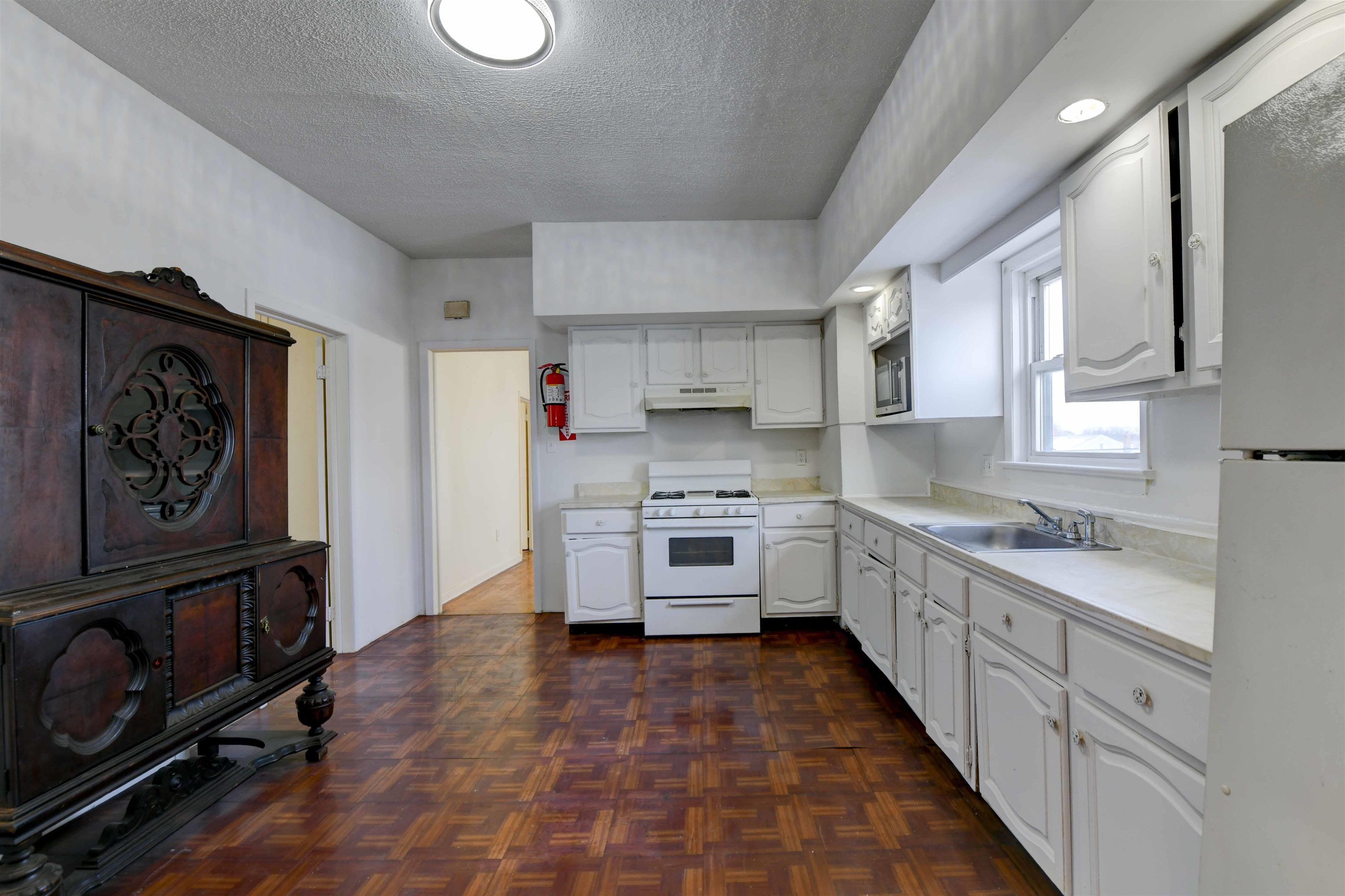 625 Harrison Avenue, Unit 2 Harrison, NJ 07029 - Photo 4 of 25