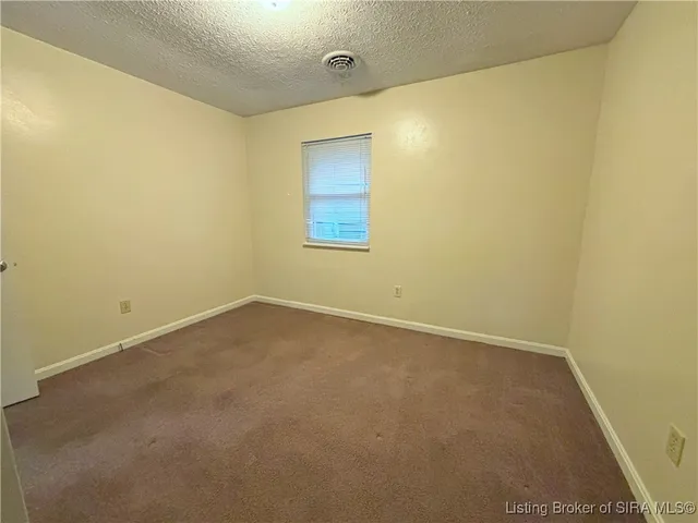 $174,900 | 526 Pilgrim Way, Salem, IN 47167