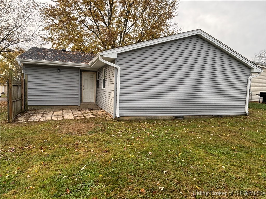 526 Pilgrim Way Salem, IN 47167 - Photo 2 of 23