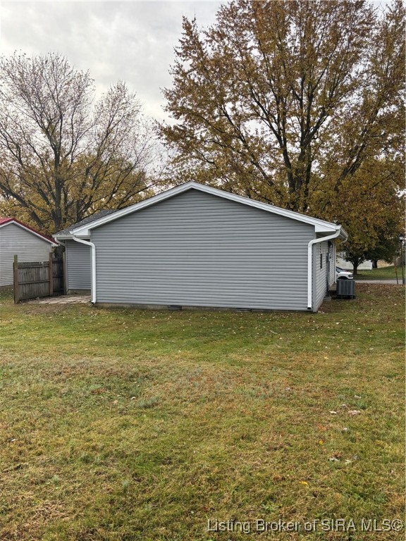 526 Pilgrim Way Salem, IN 47167 - Photo 3 of 23 Rear view of home