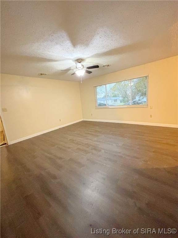 526 Pilgrim Way Salem, IN 47167 - Photo 4 of 23