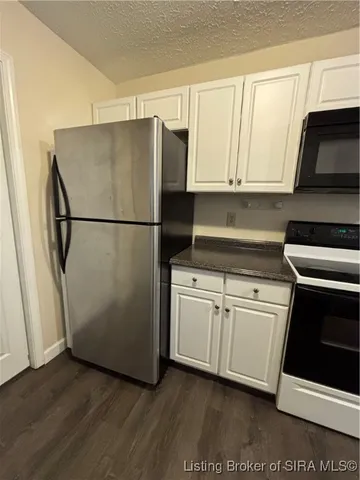 $174,900 | 526 Pilgrim Way, Salem, IN 47167