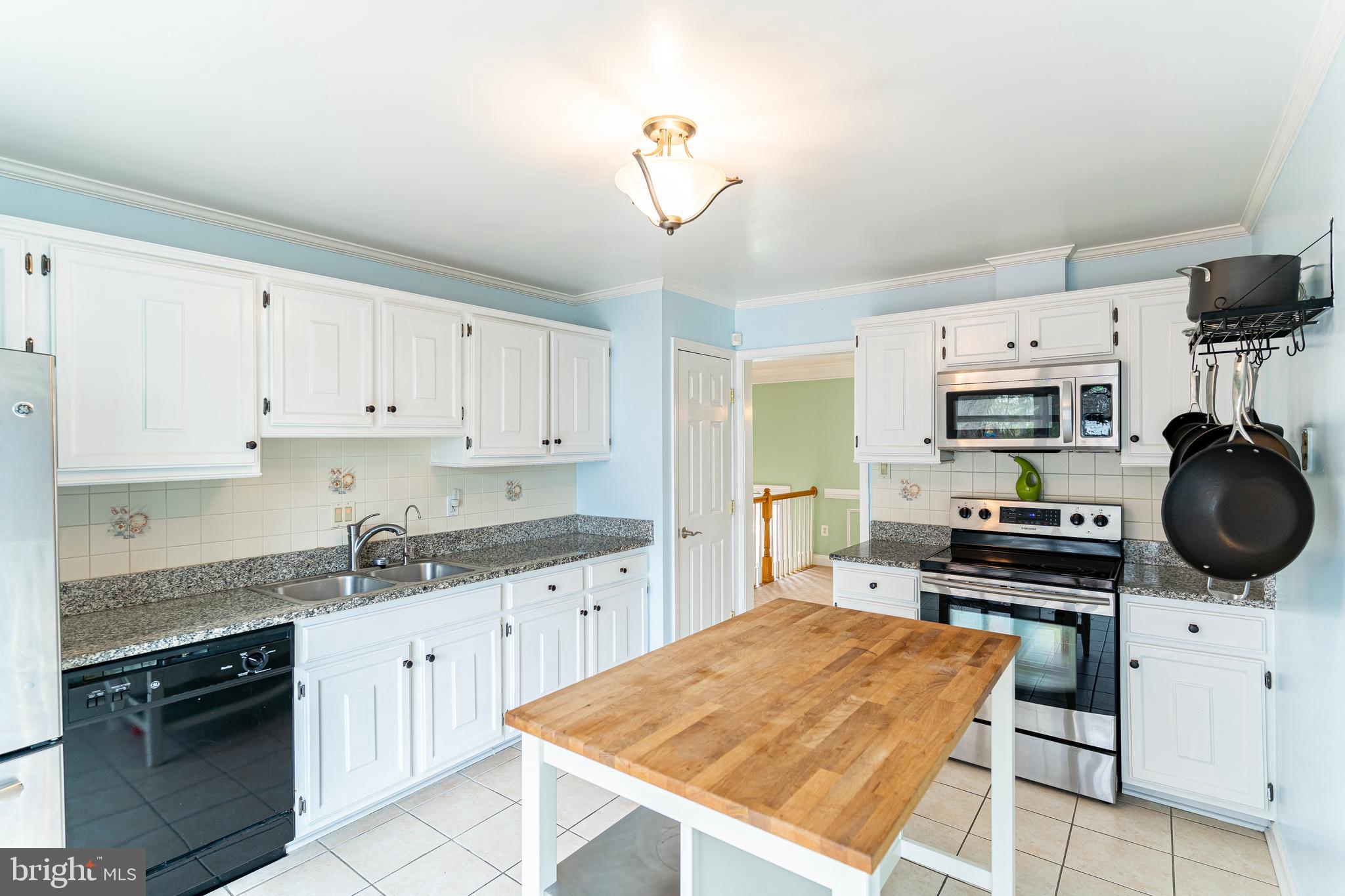 4902 Kaye Road Woodbridge, VA 22193 - Photo 14 of 47 Gallery Image 14