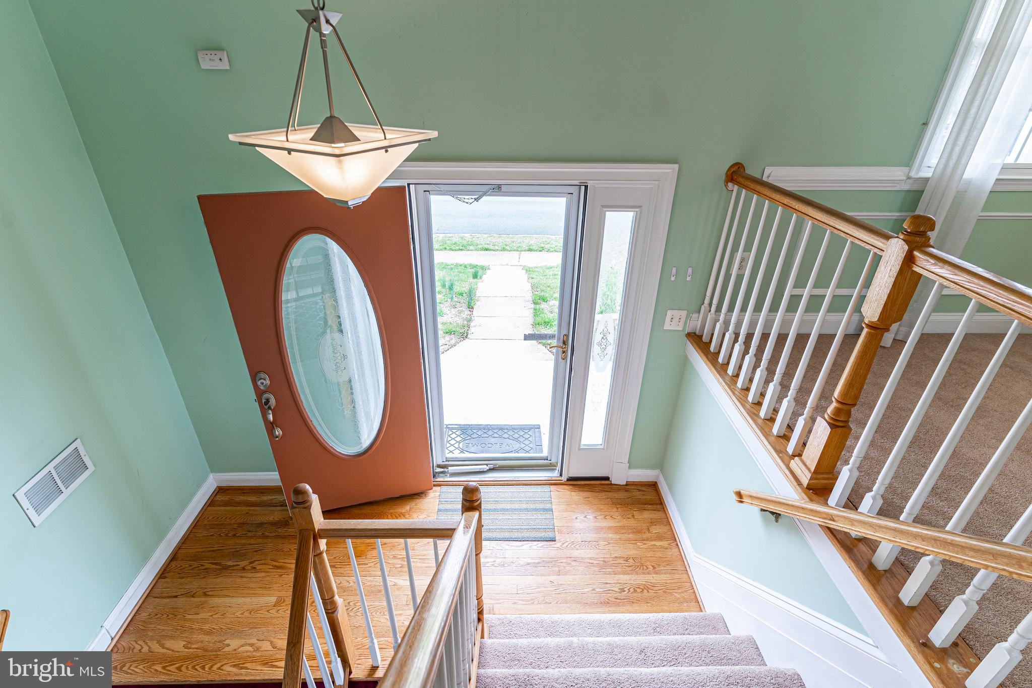 4902 Kaye Road Woodbridge, VA 22193 - Photo 3 of 47 Gallery Image 3