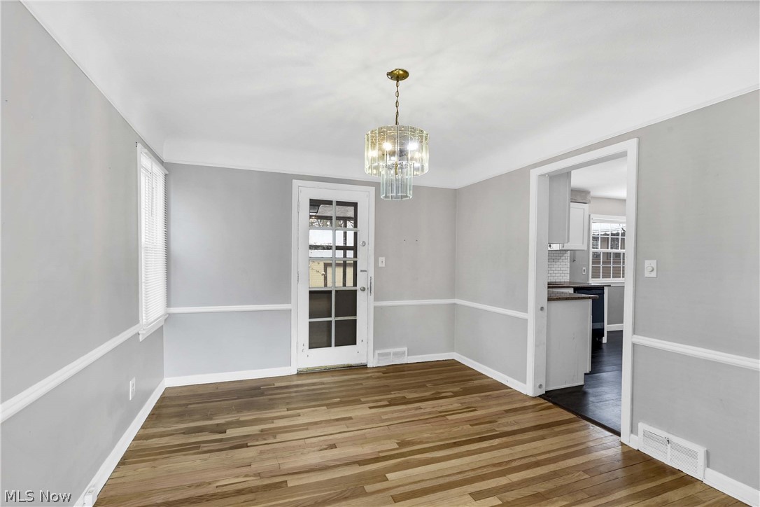 3537 Radcliffe Road Cleveland, OH 44121 - Photo 9 of 27