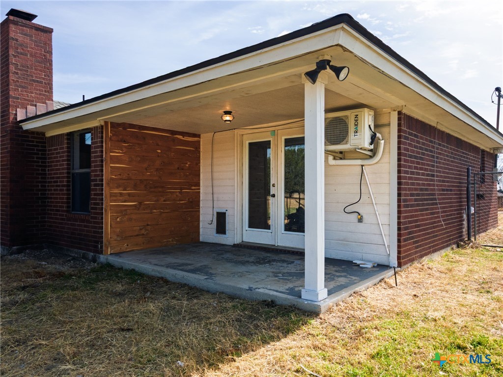 554 County Road 4707 Kempner, TX 76539 - Photo 23 of 33 a front view of a house with a yard