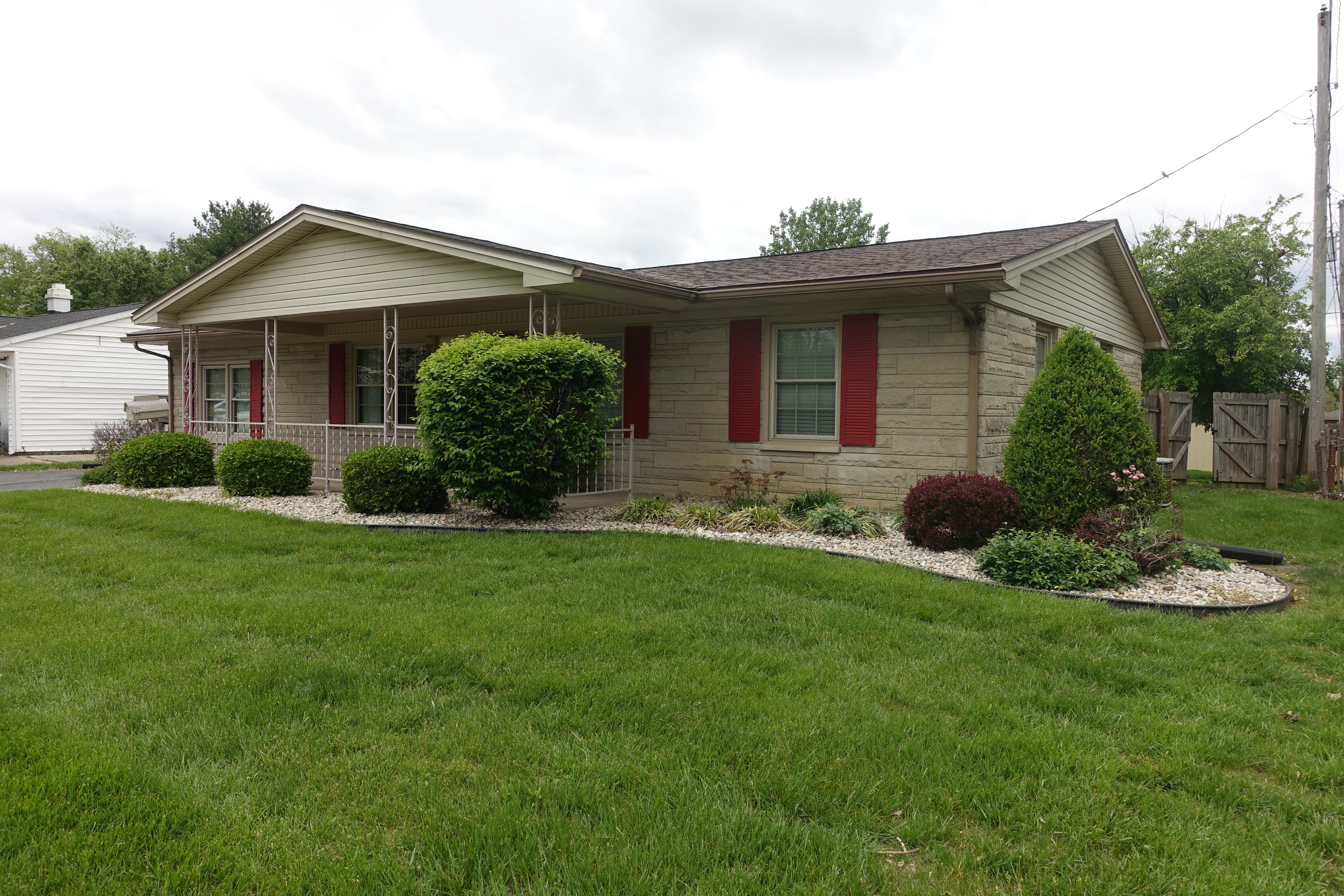 1532 Westgate Road Seymour, IN 47274 - Photo 4 of 46 Gallery Image 4