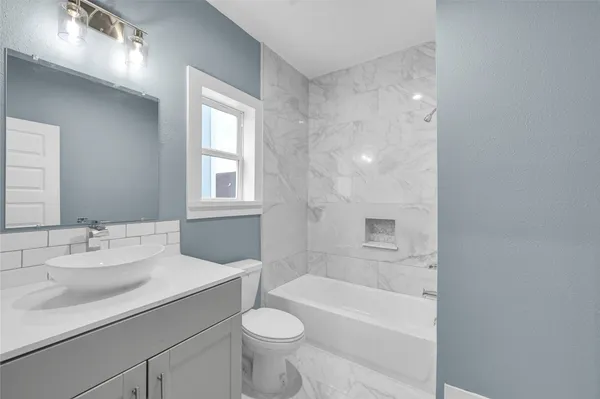 $2,650 | 4306 New Orleans Street, Houston, TX 77020