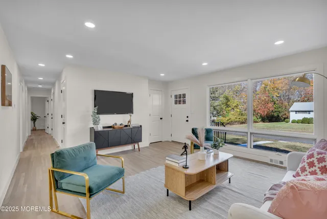 $559,000 | 33 Lake Drive, Roosevelt, NJ 08555