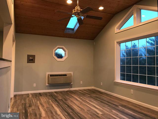 217 Roth Avenue Taneytown, MD 21787 - Photo 12 of 29 Interior (General)